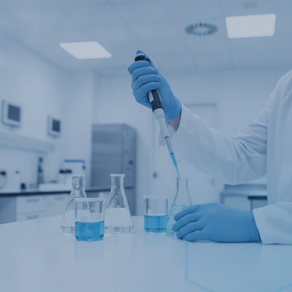 Comparison of stannous chloride grades showing technical, food, and pharmaceutical purity crystalline forms